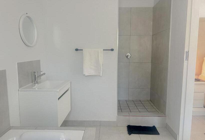 פנסיון Amoris Guesthouse   In Brooklyn