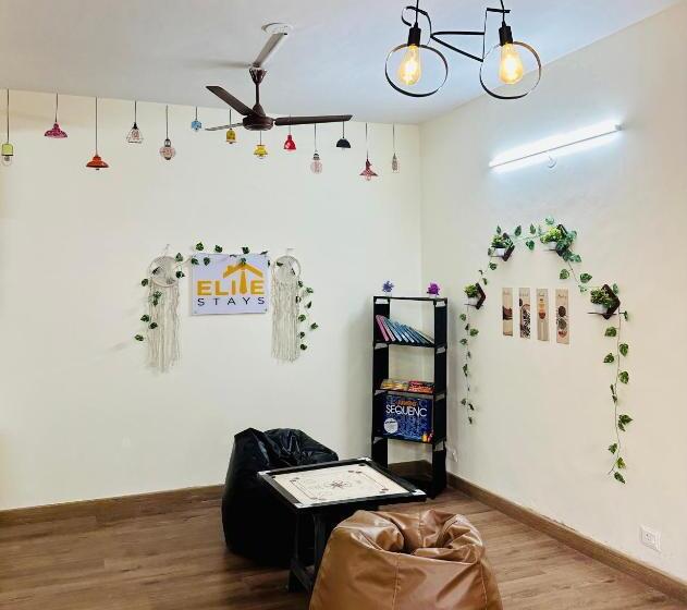 膳宿费 Elite Stays Viman Nagar