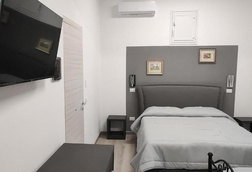 ペンション La Rondine Bed