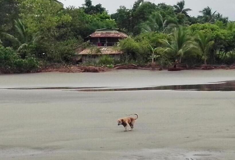 펜션 Hostal Atrapasueños Playa La Barra