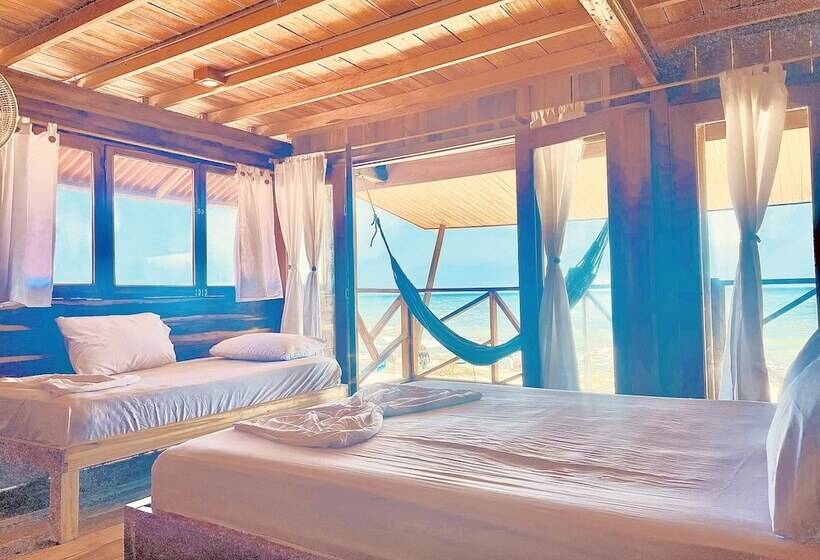 פנסיון Hostal Mocambo Beach