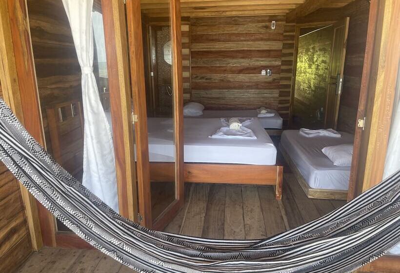 پانسیون Hostal Mocambo Beach