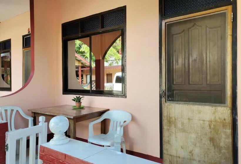 پانسیون Jbr Tourist Inn   Port Barton