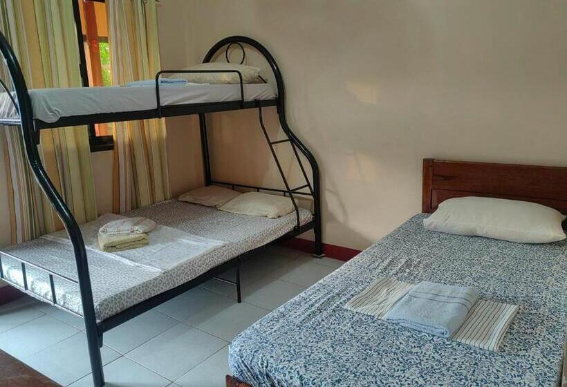 پانسیون Jbr Tourist Inn   Port Barton