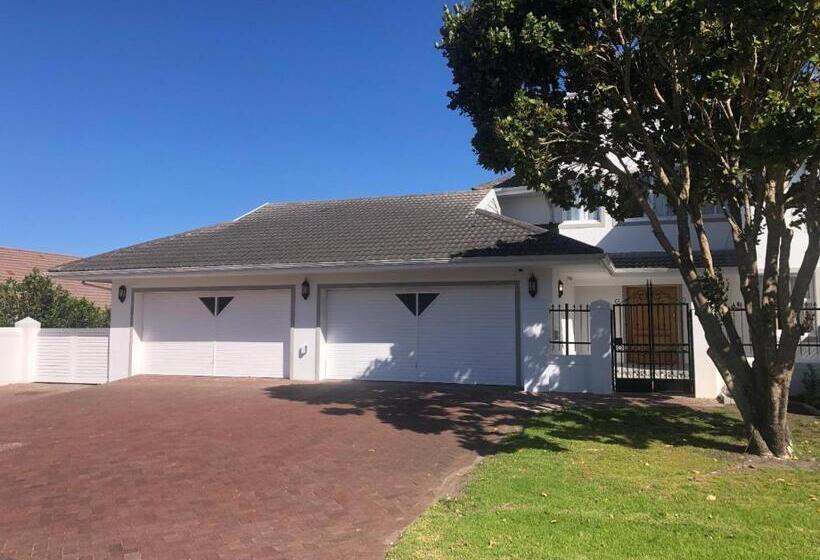 بنسيون Joie De Vivre   22 Rocklands