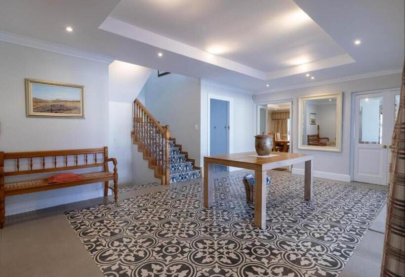 بنسيون Joie De Vivre   22 Rocklands