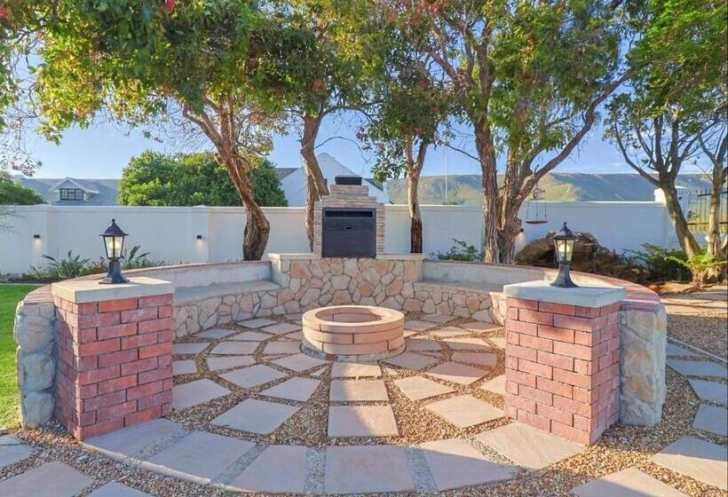 بنسيون Joie De Vivre   22 Rocklands