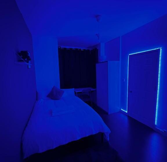 پانسیون Large Ensuite In West Midlands