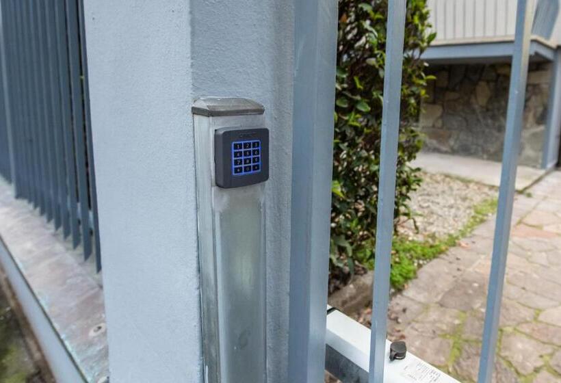 پانسیون 350 M Dall Ospedale Maggiore L Parcheggio Privato Free L Nova Galileo