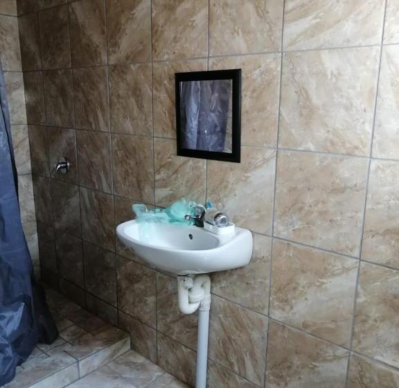 פנסיון Okuhle Guest House