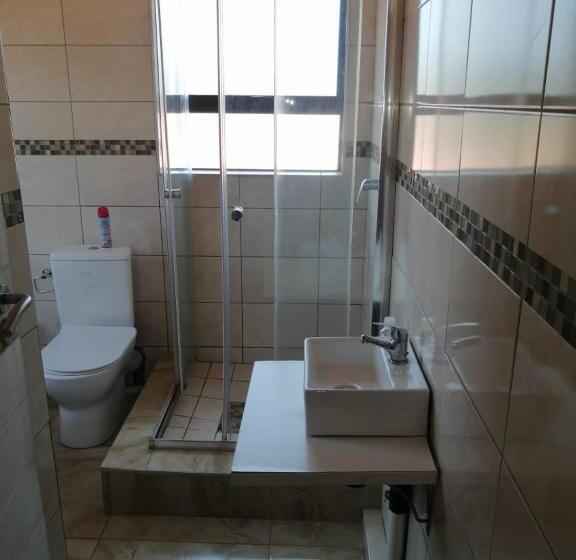 פנסיון Okuhle Guest House