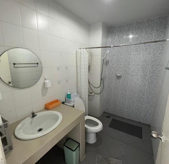 펜션 Petunya Phuket Guest House