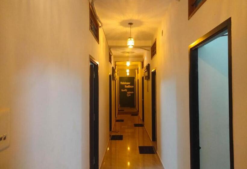 פנסיון Puducherry Residency