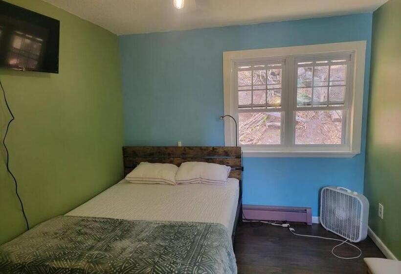 پانسیون Rock Pad Airbnb