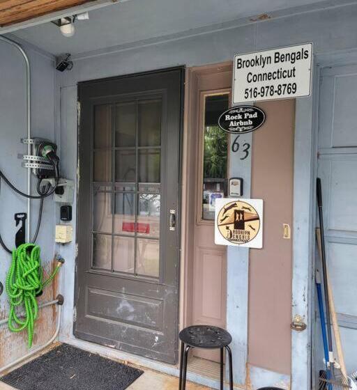 پانسیون Rock Pad Airbnb