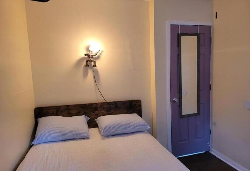 پانسیون Rock Pad Airbnb