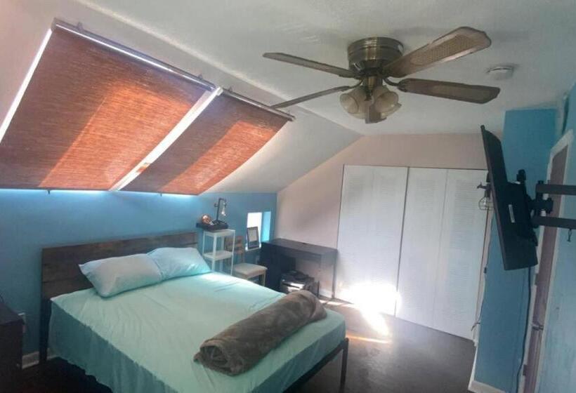 پانسیون Rock Pad Airbnb