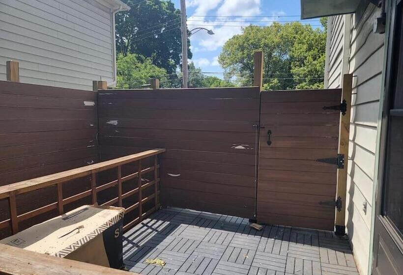 پانسیون Rock Pad Airbnb