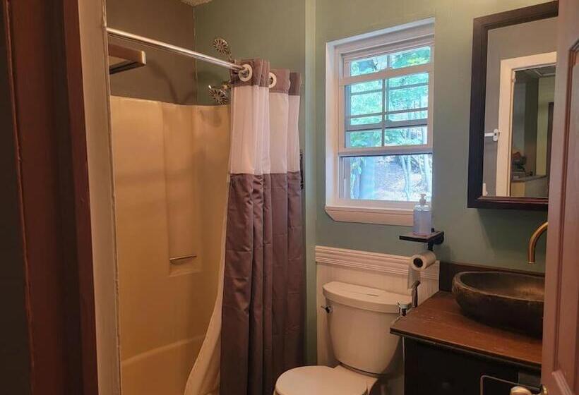 پانسیون Rock Pad Airbnb