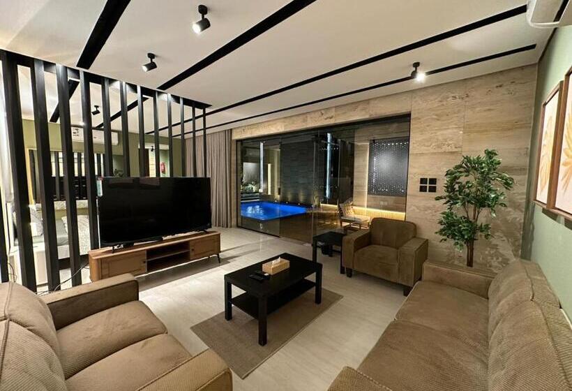 ペンション The Palms Resort