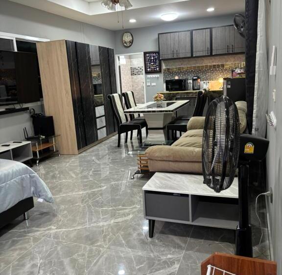 Pensão The Stone Guest House