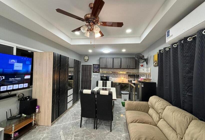 Pensão The Stone Guest House