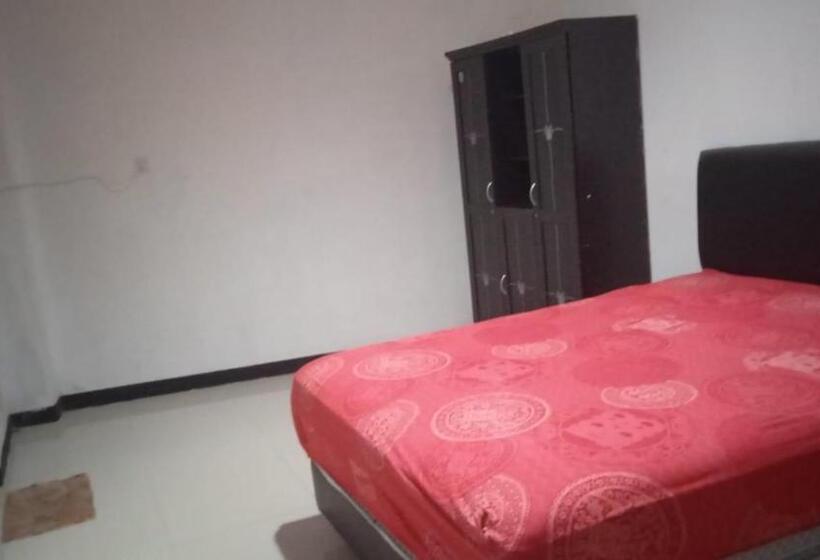 بنسيون Villa Puncak Tidar