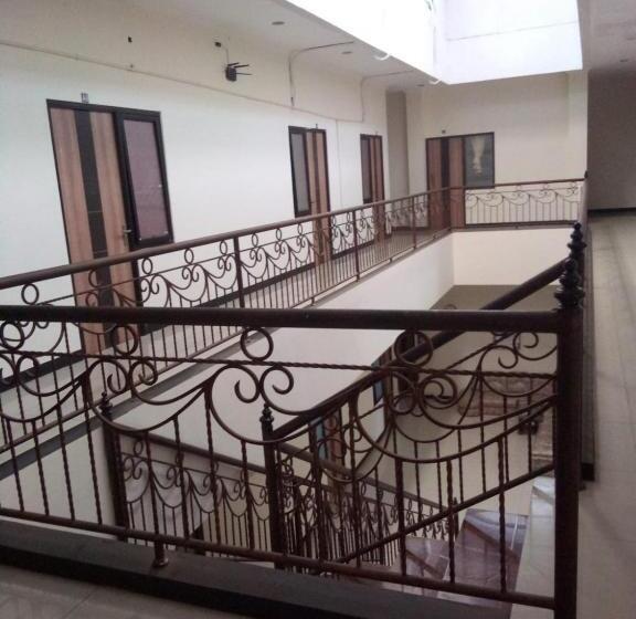 بنسيون Villa Puncak Tidar