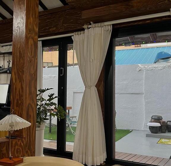 بنسيون Young House