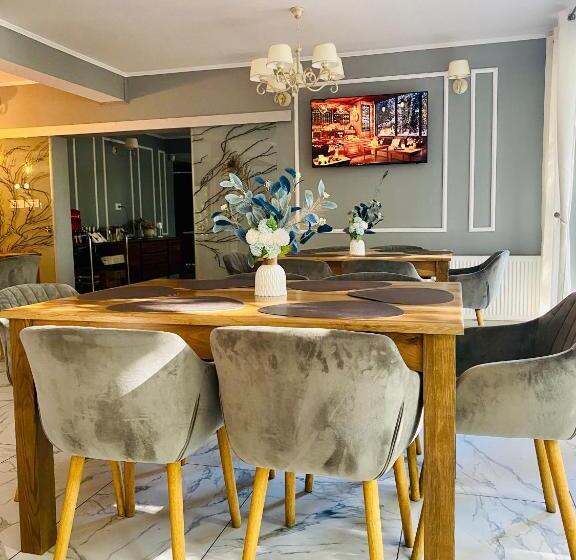 Pensiunea Pink House Runcu