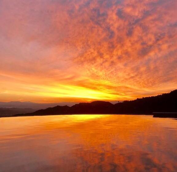 リゾートホテル The Bellevue Estate By Fieldtrip Infinity Pool With Sweeping Views