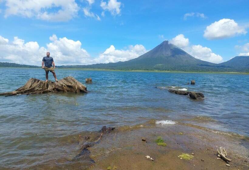 مبيت وإفطار Rustico Arenal Glamping & Rooms