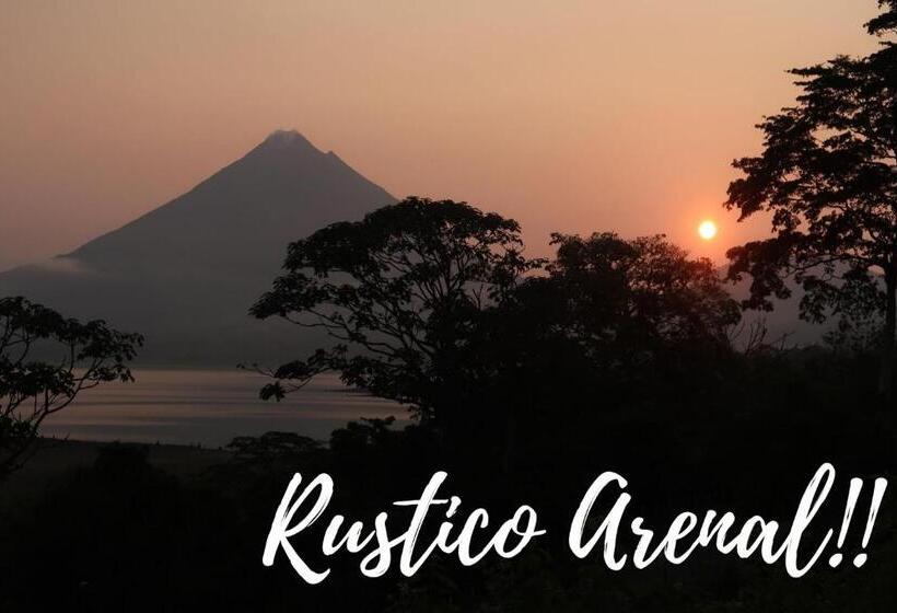 مبيت وإفطار Rustico Arenal Glamping & Rooms