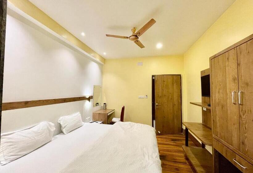 فندق Shivam ! Varanasi होटल शिवम హోటల్ శివం ஹோட்டல் சிவம் Forɘigner S Choice ! Fully Air Conditioned Hote