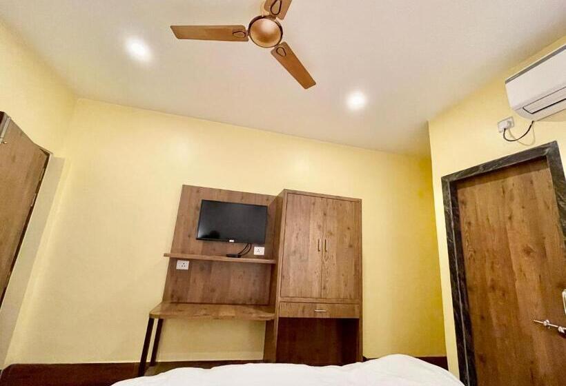 فندق Shivam ! Varanasi होटल शिवम హోటల్ శివం ஹோட்டல் சிவம் Forɘigner S Choice ! Fully Air Conditioned Hote