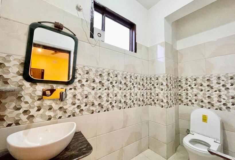 فندق Shivam ! Varanasi होटल शिवम హోటల్ శివం ஹோட்டல் சிவம் Forɘigner S Choice ! Fully Air Conditioned Hote