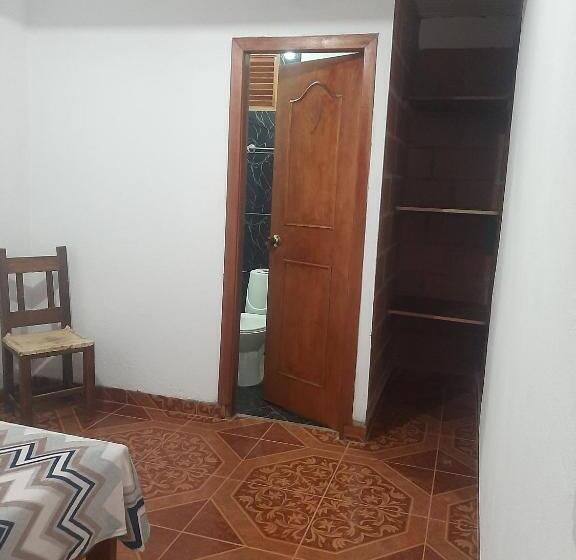 فندق صغير Hostal Café Racer