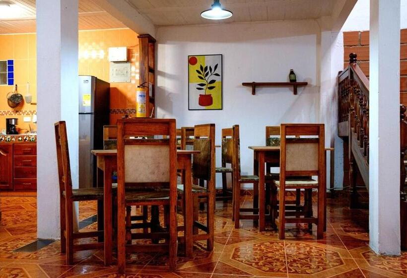 فندق صغير Hostal Café Racer