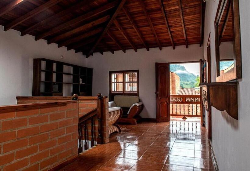 فندق صغير Hostal Café Racer