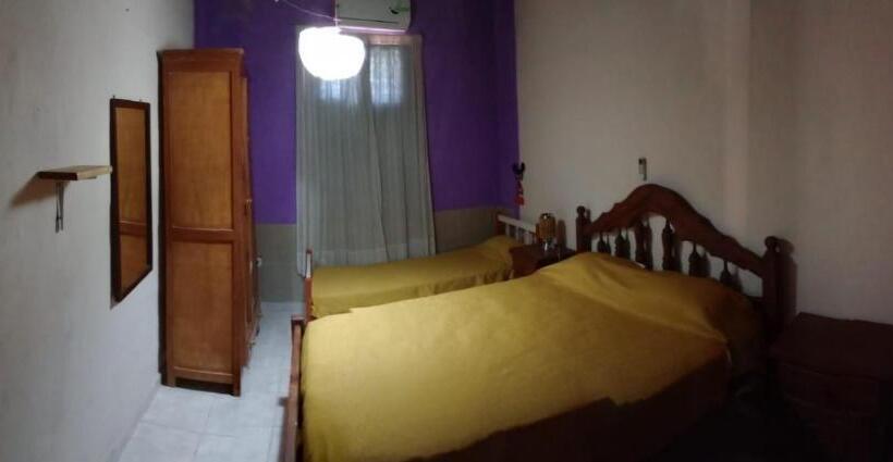 فندق صغير Posada Cuatro Hermanos