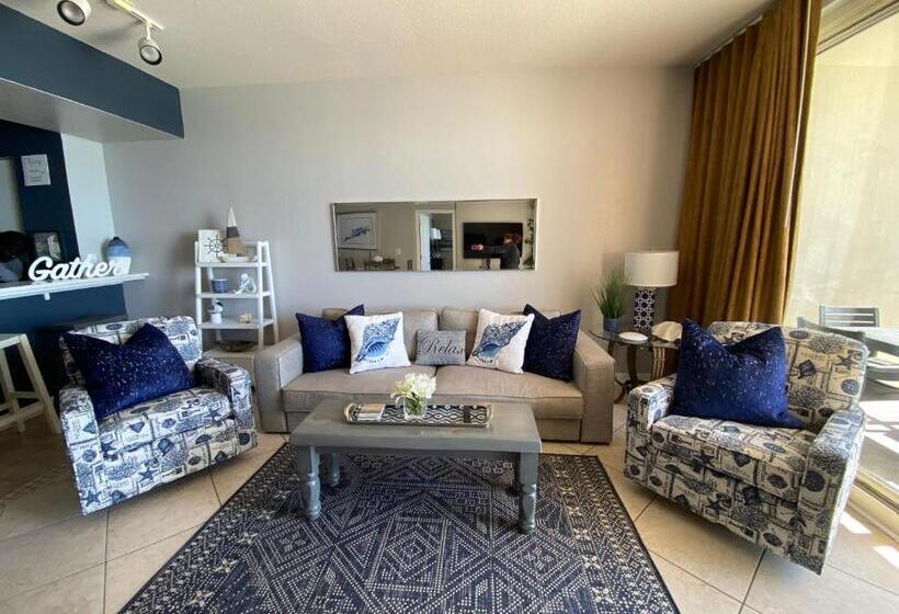 Amazing Views! Great Beachfront Panama City Condo