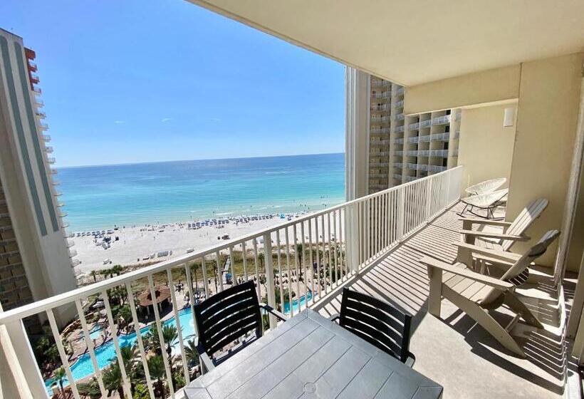 Amazing Views! Great Beachfront Panama City Condo