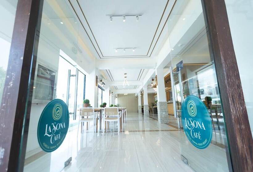 Asaricha Tropical Beach Resort