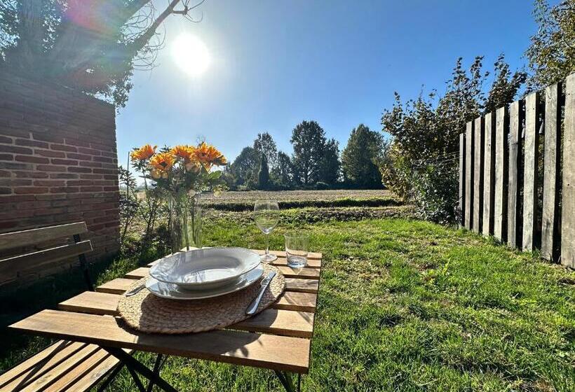 ベッドアンドブレックファースト Canovetta Country House Camelia   Nearby Cremona