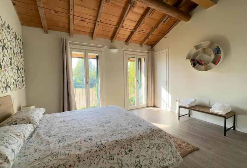 ベッドアンドブレックファースト Canovetta Country House Camelia   Nearby Cremona