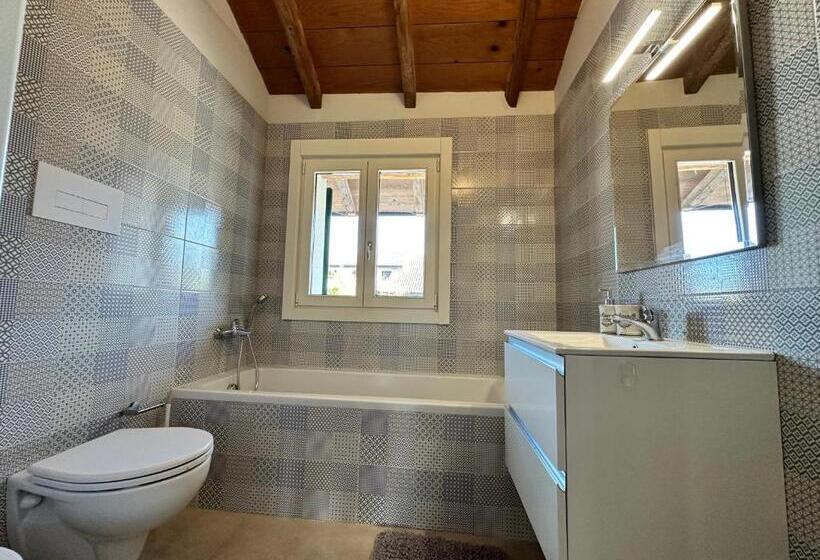 ベッドアンドブレックファースト Canovetta Country House Camelia   Nearby Cremona