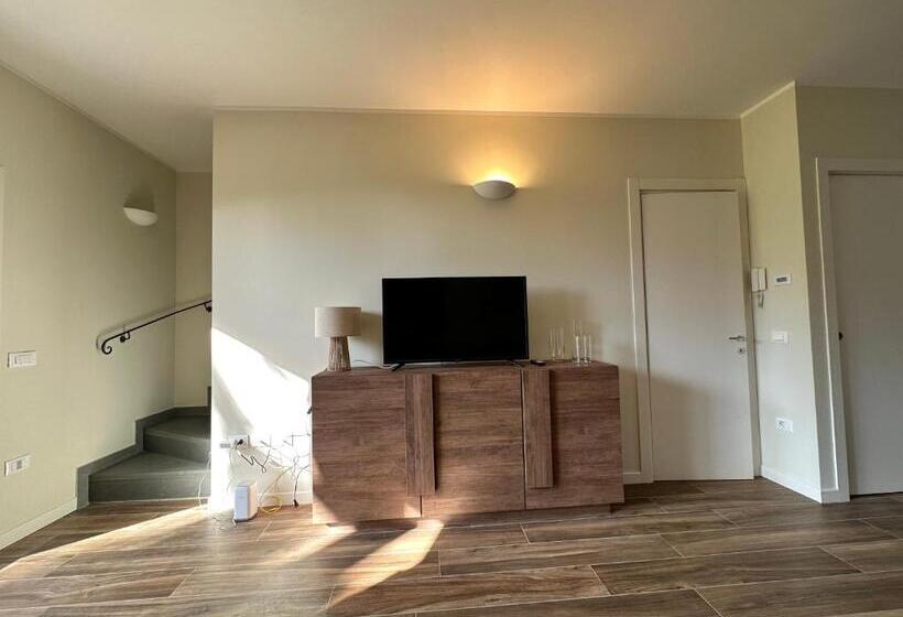 ベッドアンドブレックファースト Canovetta Country House Camelia   Nearby Cremona