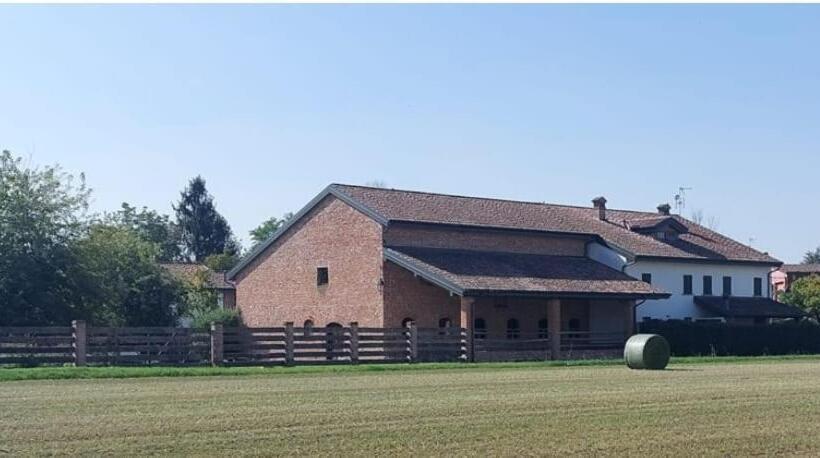 ベッドアンドブレックファースト Canovetta Country House Camelia   Nearby Cremona