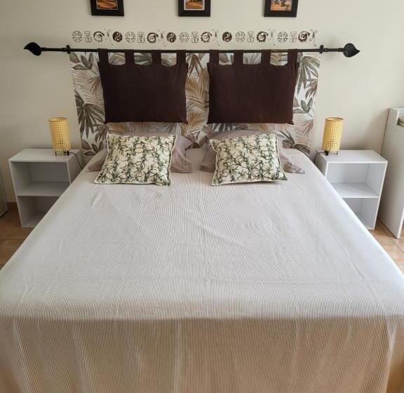 ベッドアンドブレックファースト Chambre D Hôtes Les Cigales