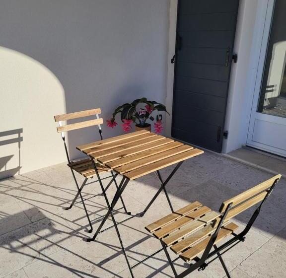 ベッドアンドブレックファースト Chambre D Hôtes Les Cigales